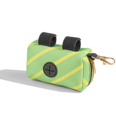 Neoprene Dog Waterproof Pet Dispenser Bag อุปกรณ์เดินทางสำหรับสัตว์เลี้ยงแบบพับได้พร้อมตะขอ