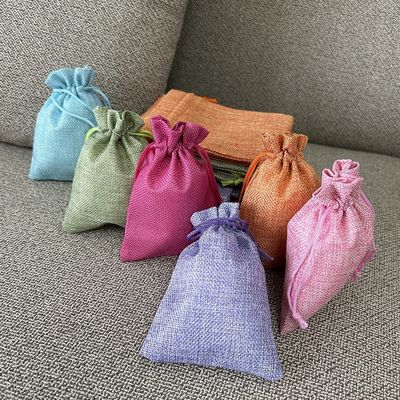 5.5 x 3.9 นิ้ว 6 สี Burlap Favour Gift กระเป๋า Linen Drawstring Bags สำหรับของขวัญและงานแต่งงาน